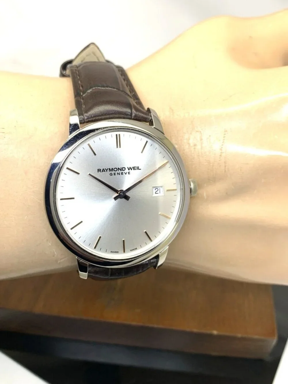 Raymond Weil Men's Watch 5485 Swiss Quartz Silver Dial Brown Leather Strap 39mm